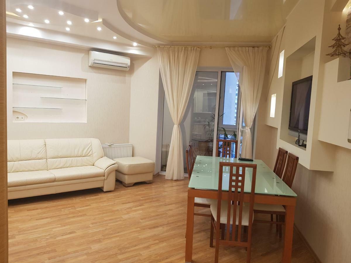Апартаменты На Люстдорфской Odesa Exterior photo